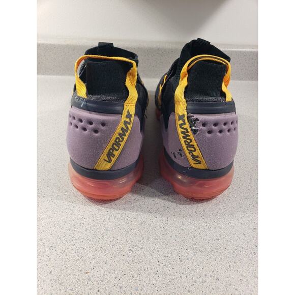 Nike Air Vapormax Flyknit Men's 10 Utility Black Gridiron Pink Blast AH6834 006 - Picture 3 of 12